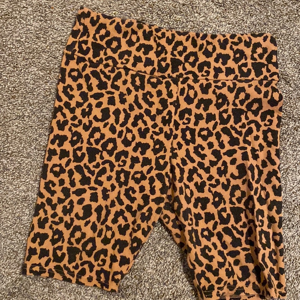 Wild fable animal print, biker shorts size L